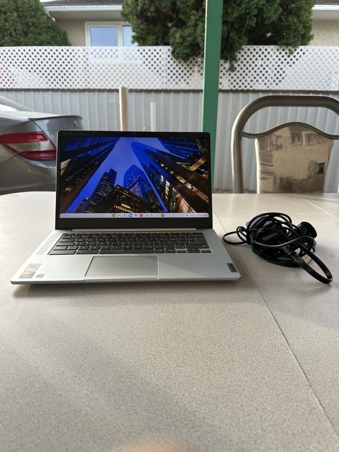 Lenovo Chromebook Laptop - photo 3