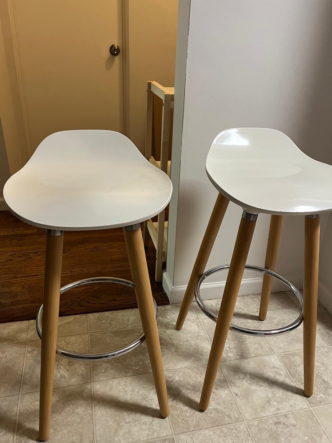 Set of 2 White Stools - photo 2