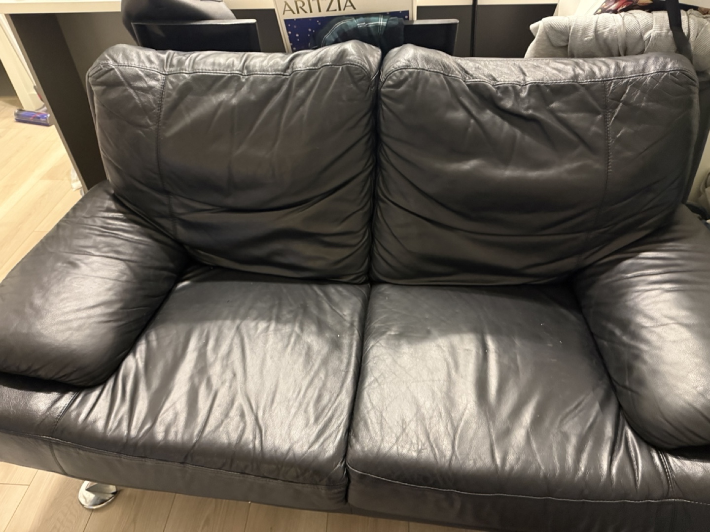 Black Leather love seat couch - photo 4