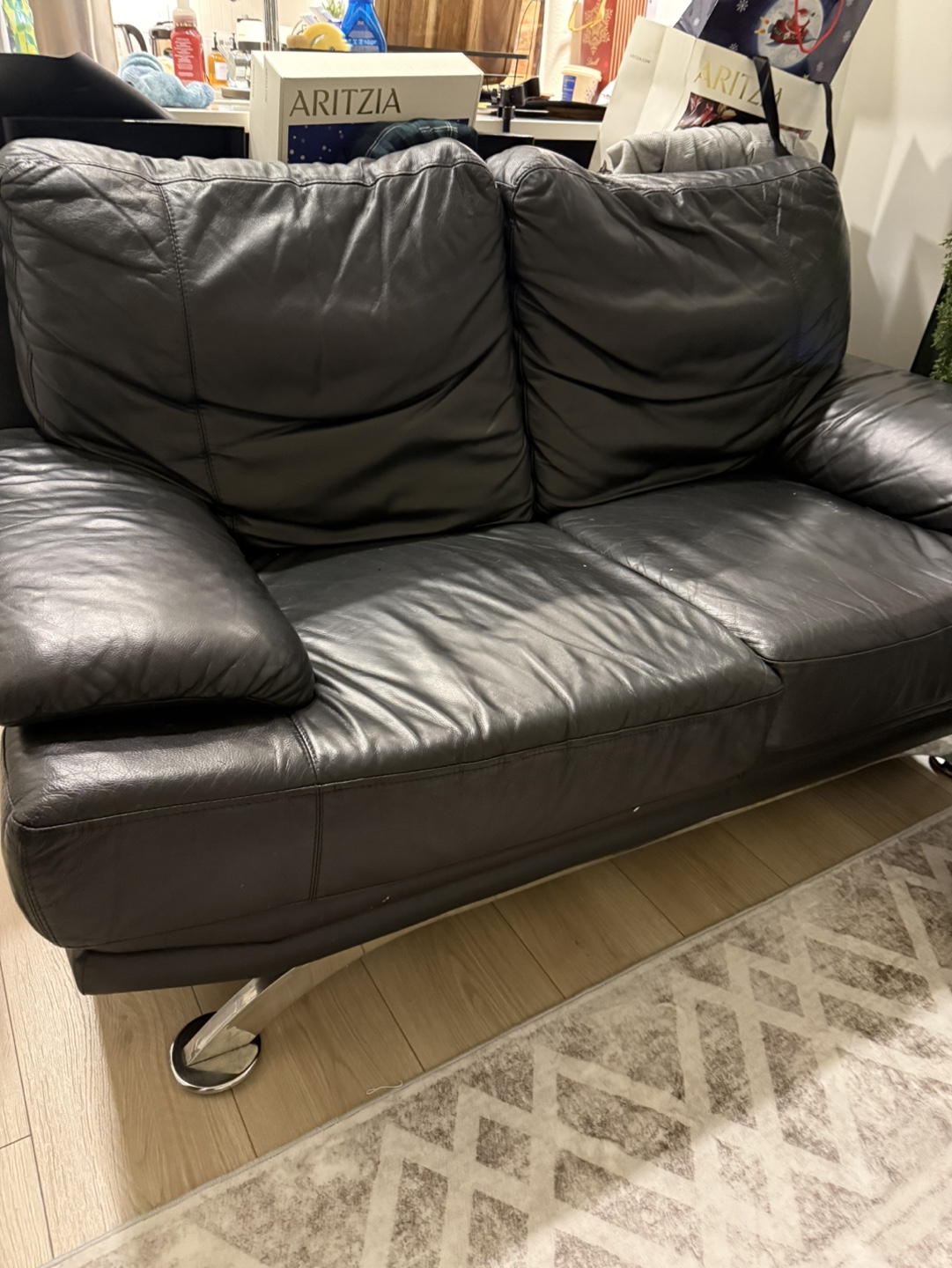 Black Leather love seat couch - photo 2