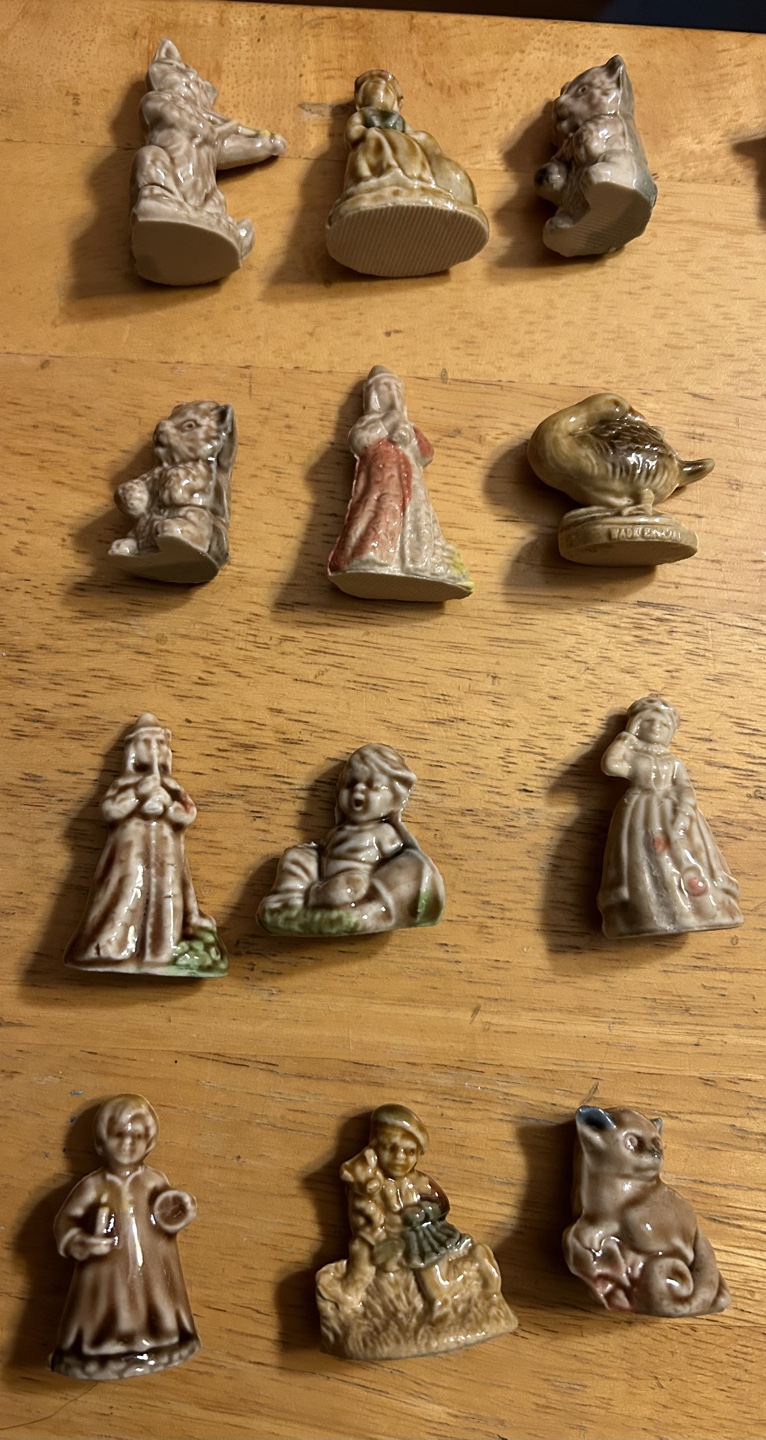 Wade Red Rose Miniatures/Figurines - photo 2