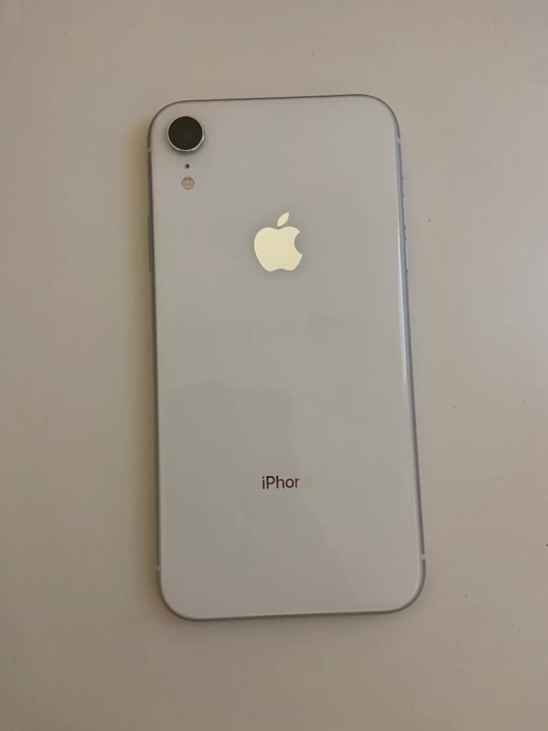 iPhone XR 64GB, Unlocked, 91% Battery Health image indicator(3)