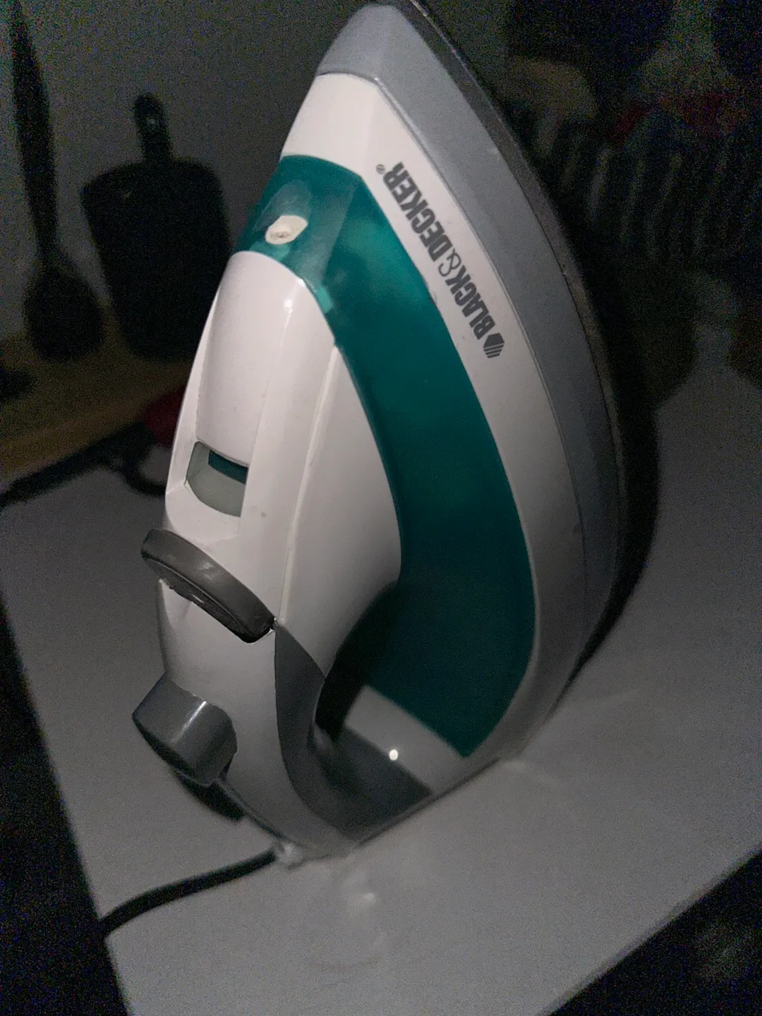Black & Decker Iron thumbnail