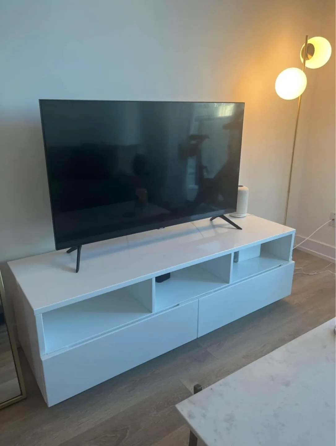 Chill 60" White High-Gloss Media Console image indicator(3)