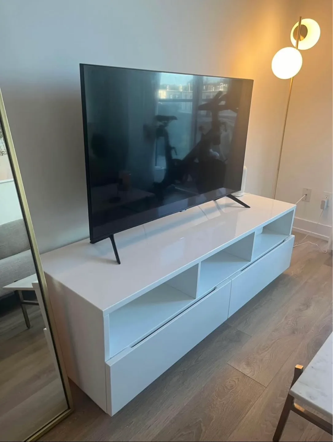 Chill 60" White High-Gloss Media Console image indicator(2)