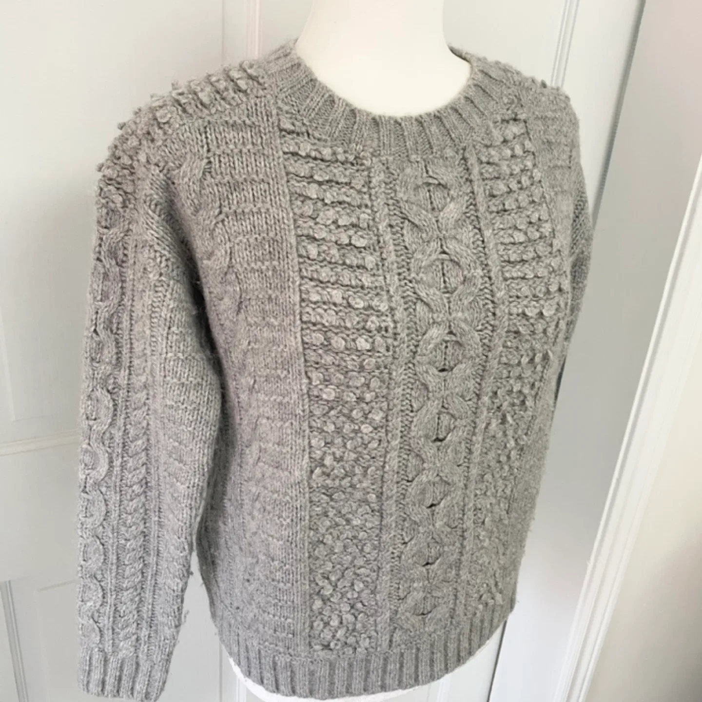 NWOT - Banana Republic Cable Knit Sweater image indicator(5)