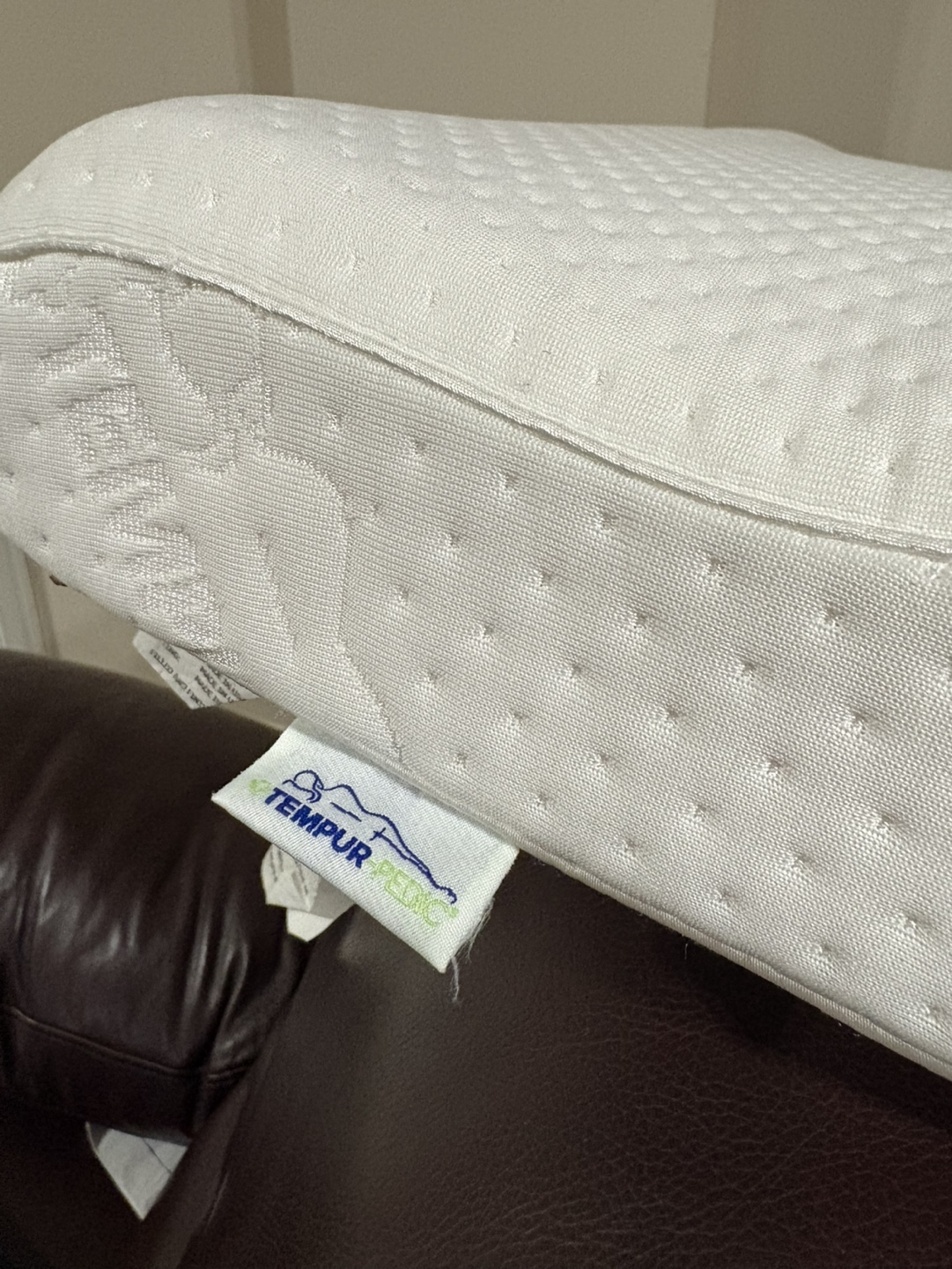 Tempur-Pedic Contour Pillow (unused/new)
