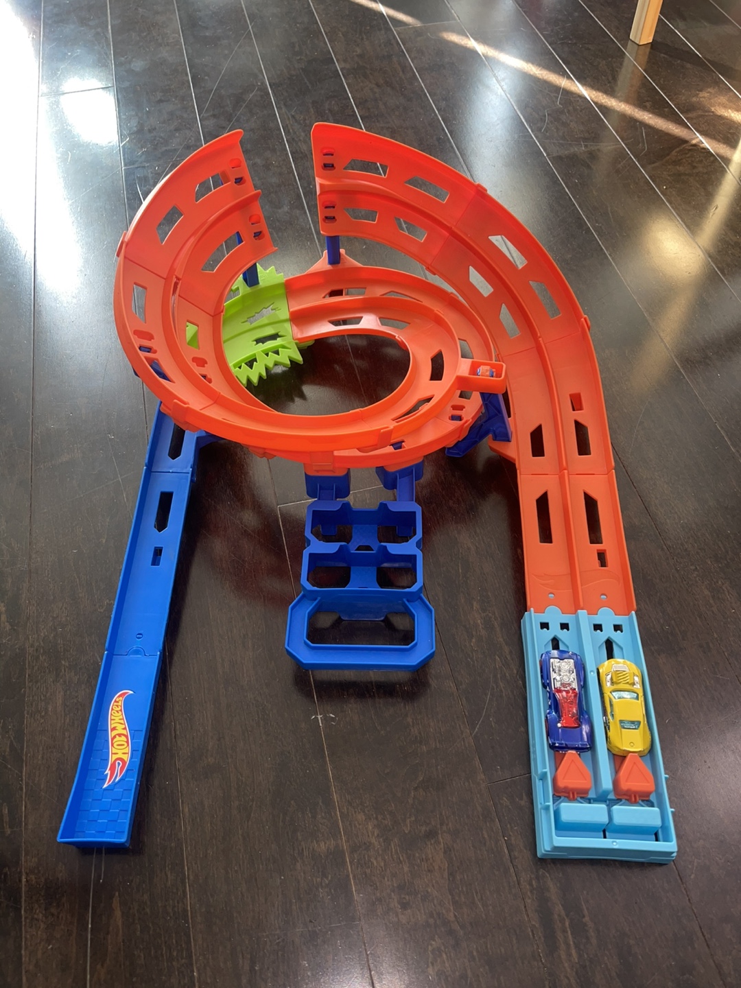 Hot Wheels Track Set with Cars