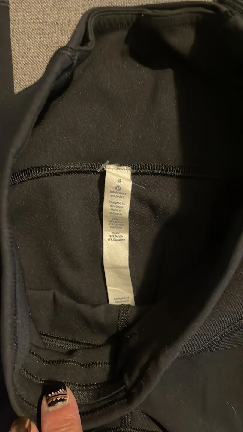 Lululemon Align Crop Black Size 6 image indicator(8)