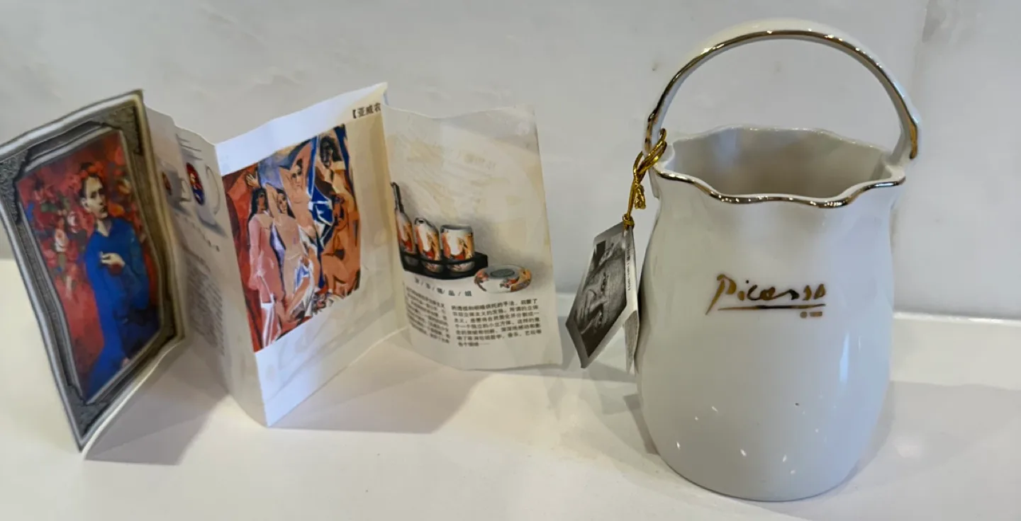 Picasso Ceramic Vase image indicator(5)