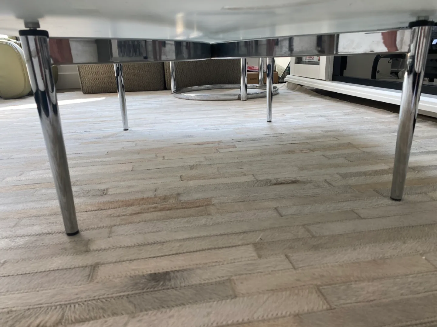 Glass Coffee Table with Chrome Legs. image indicator(4)