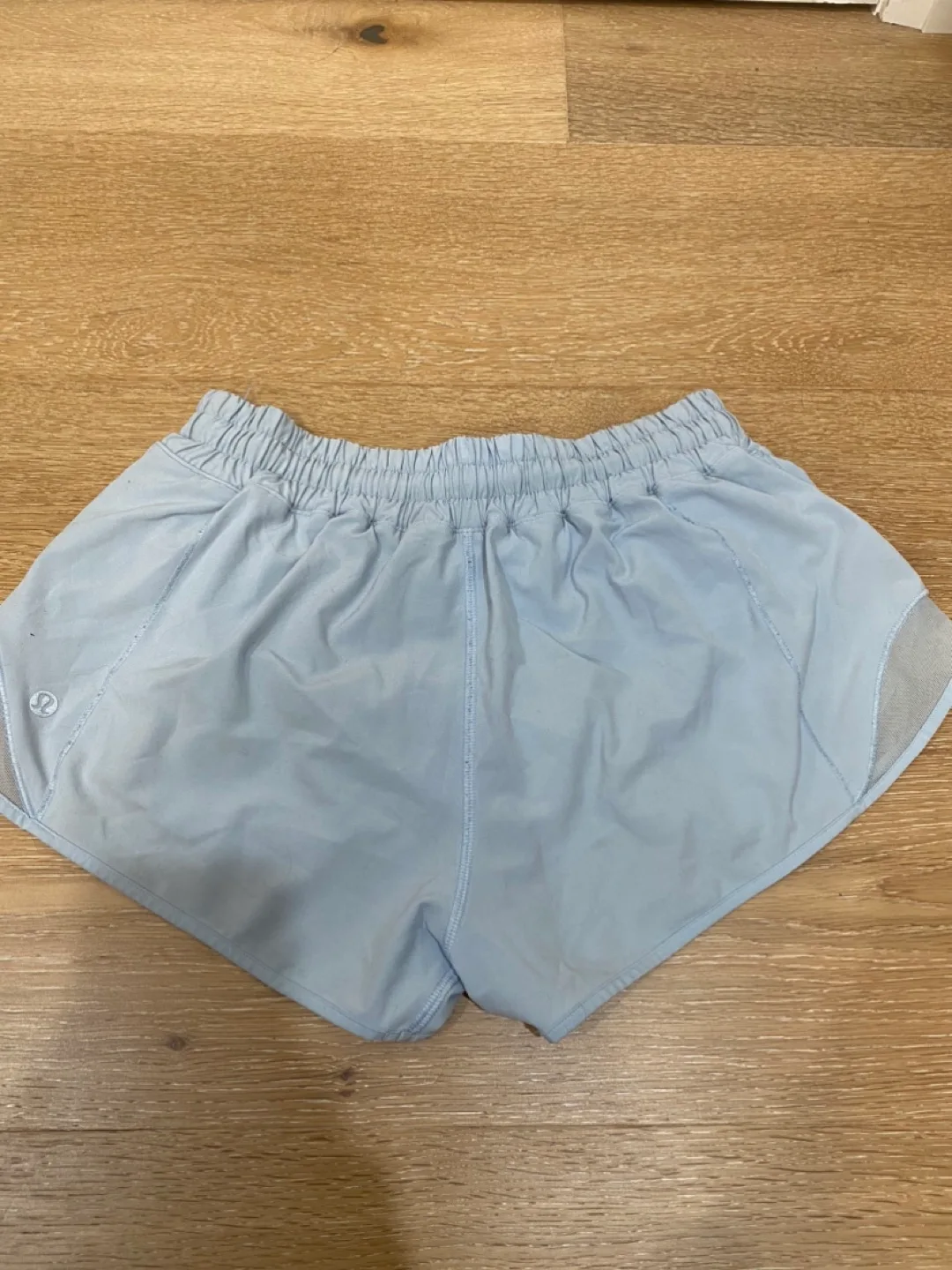 Lululemon Run Shorts Size 6 image indicator(2)