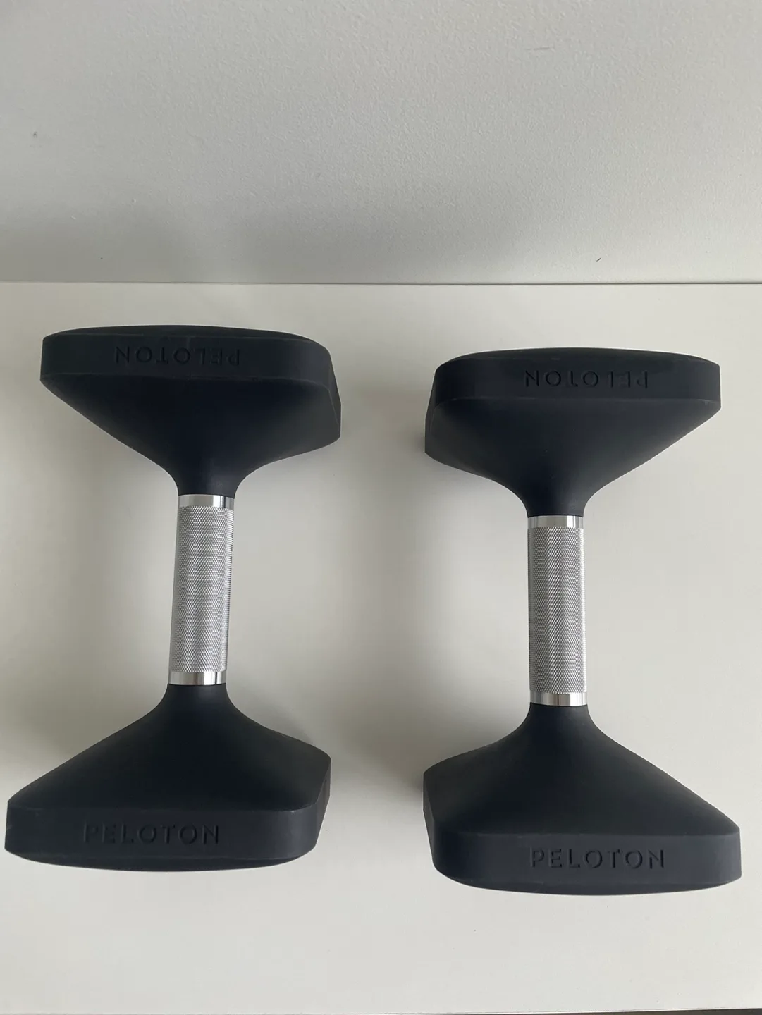 Peloton 30lb Dumbbells image indicator(4)
