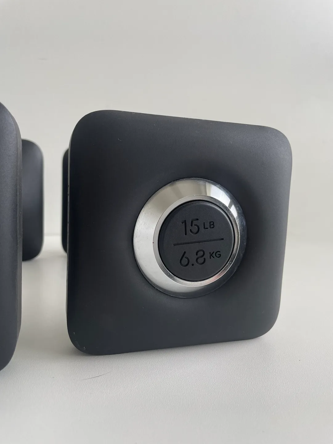 Peloton 15lb Dumbbells image indicator(2)