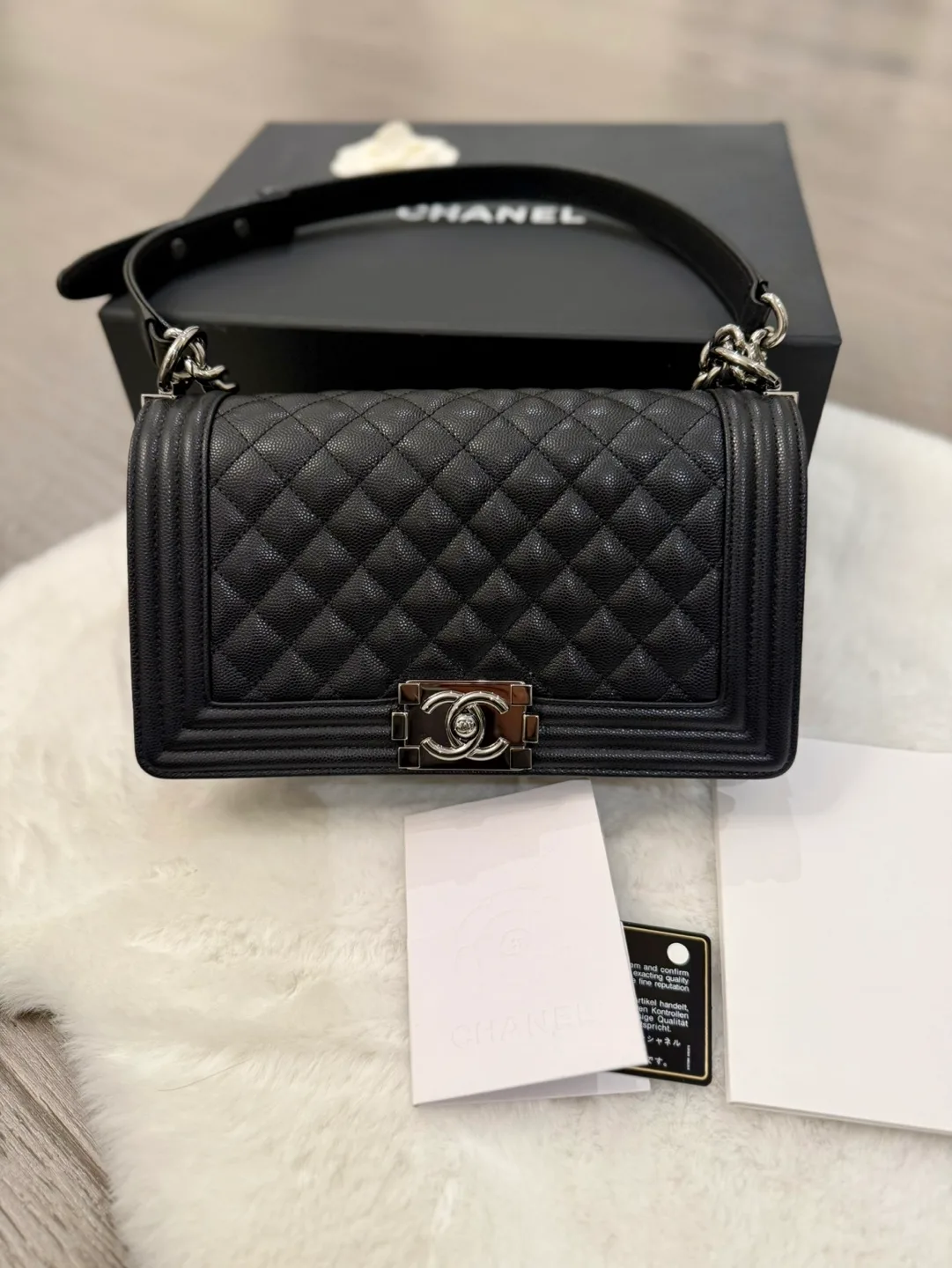 Chanel Le Boy Bag thumbnail