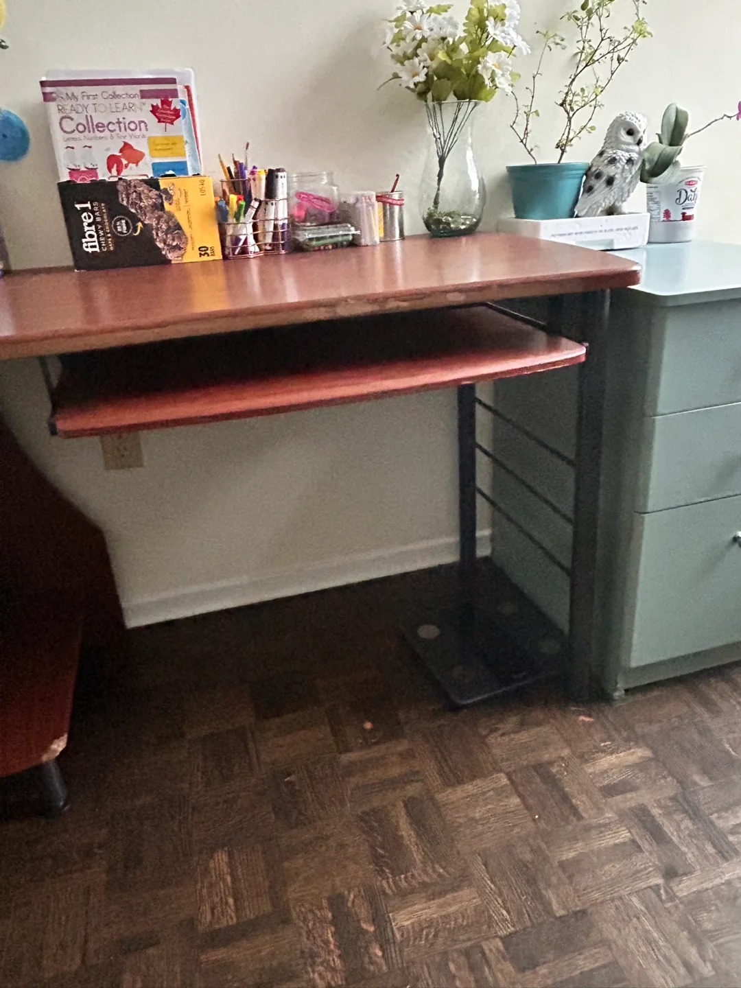 Moving sale before March 28 Computer Desk with Keyboard Tray image indicator(2)