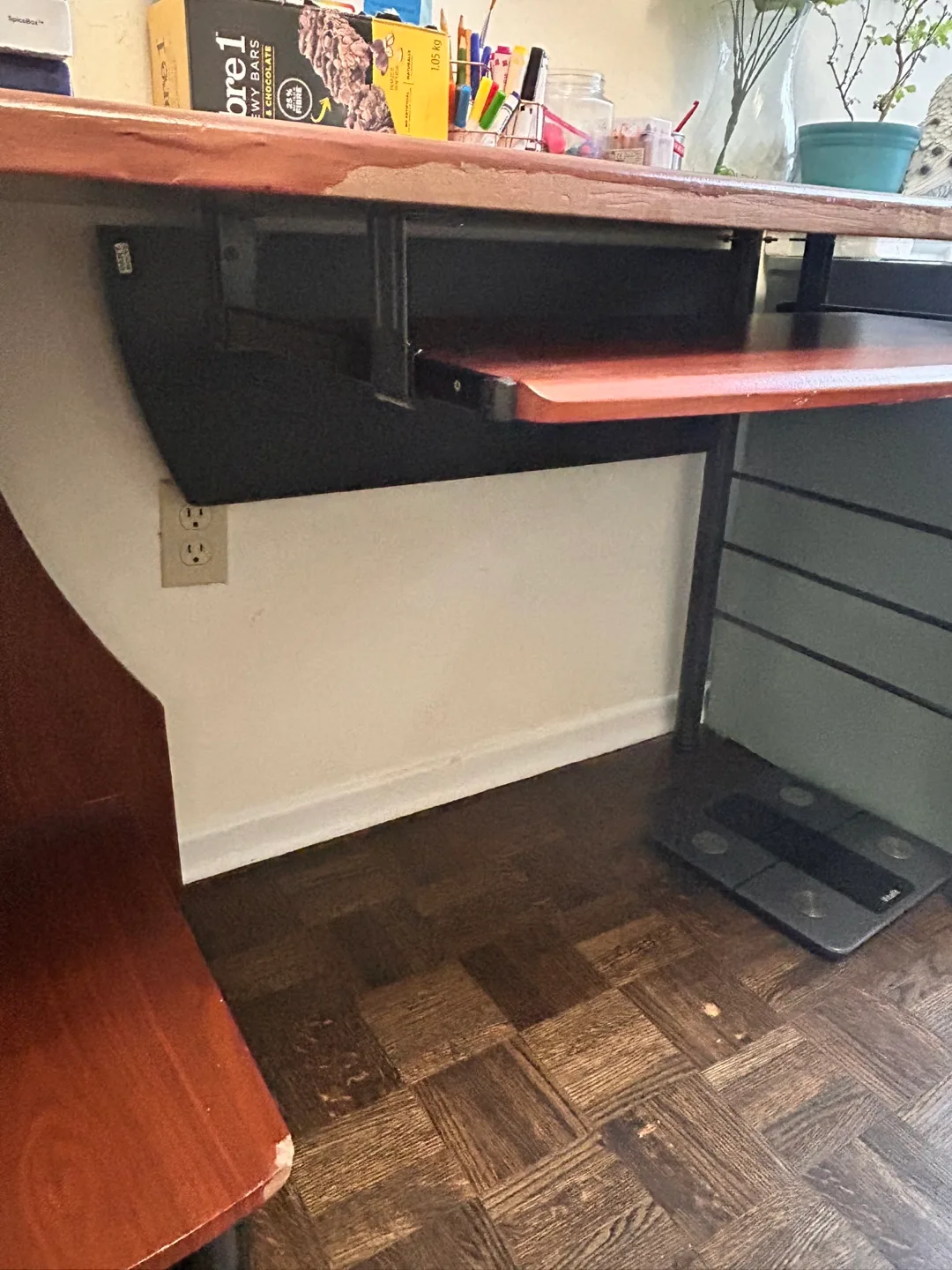 Moving sale before March 28 Computer Desk with Keyboard Tray image indicator(5)