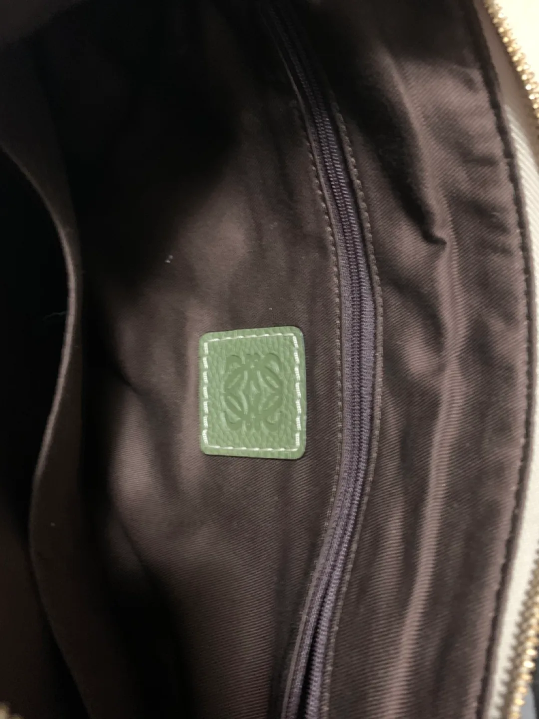 LOEWE green and beige handbag image indicator(2)