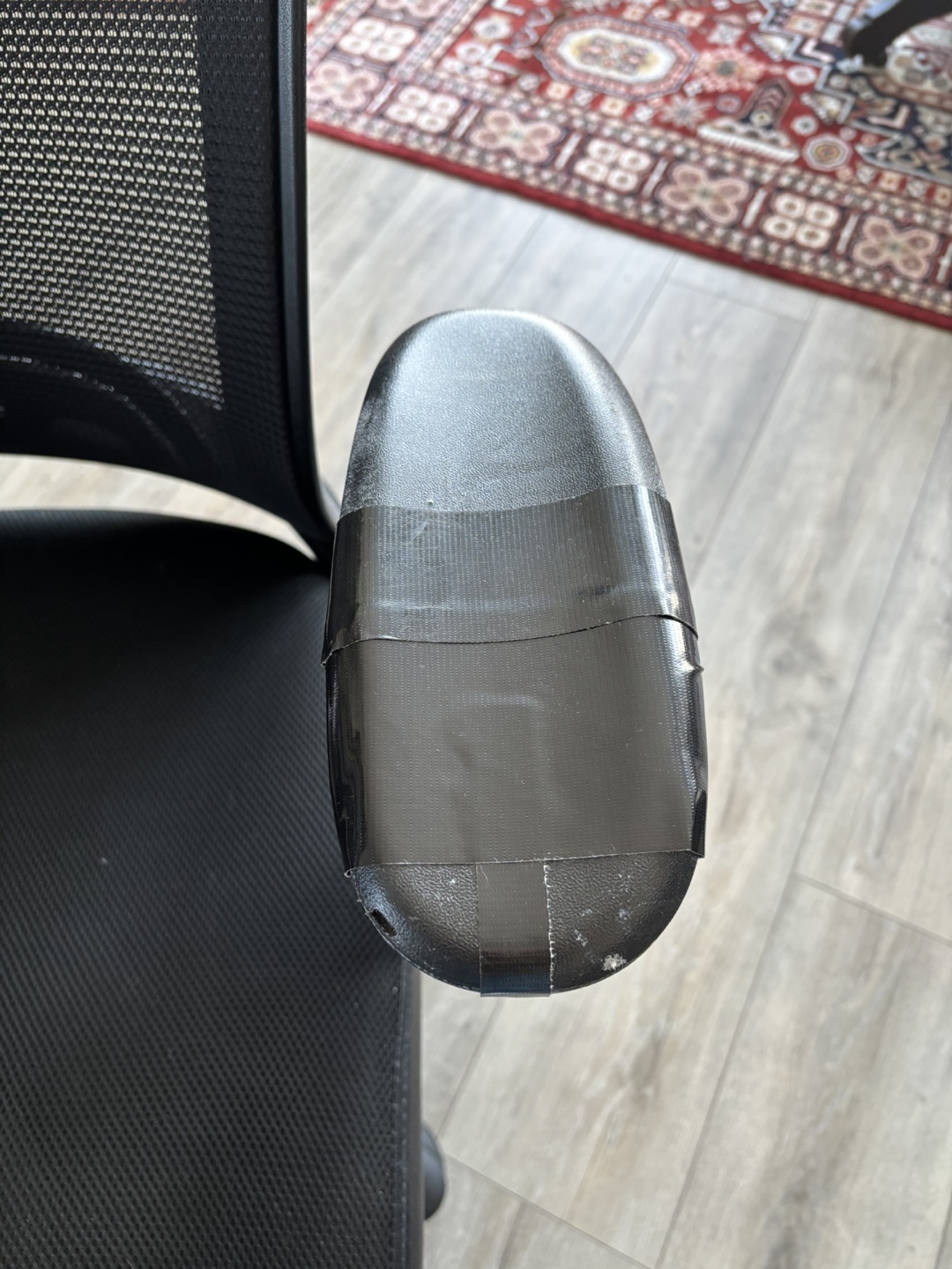 Black Mesh Office Chair - photo 5