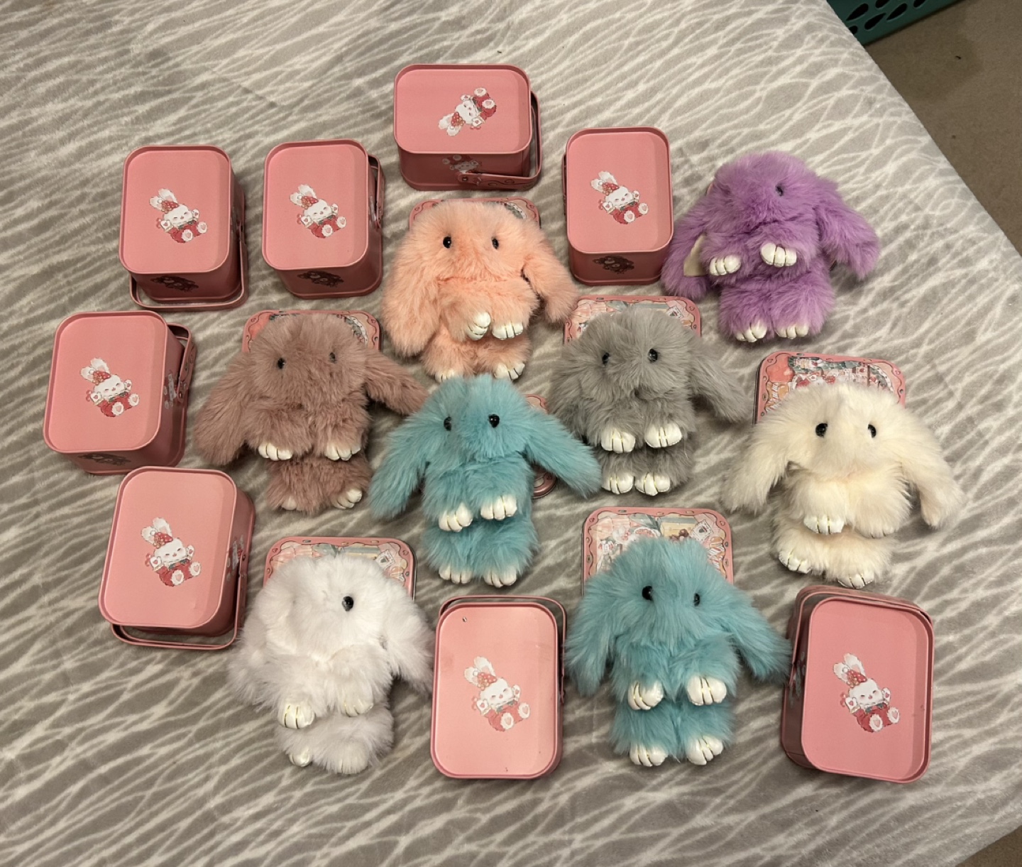 ✨✨Fluffy Bunnies Keychains w/Tin 3 left
