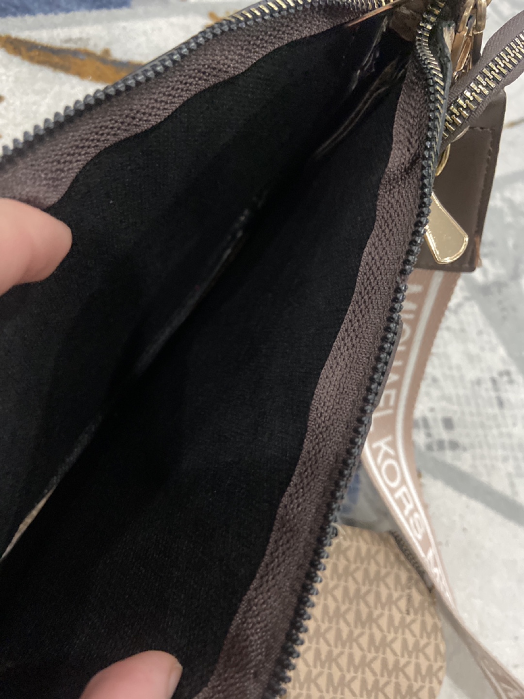 Michael Kors Brown Signature Crossbody Bag - photo 4
