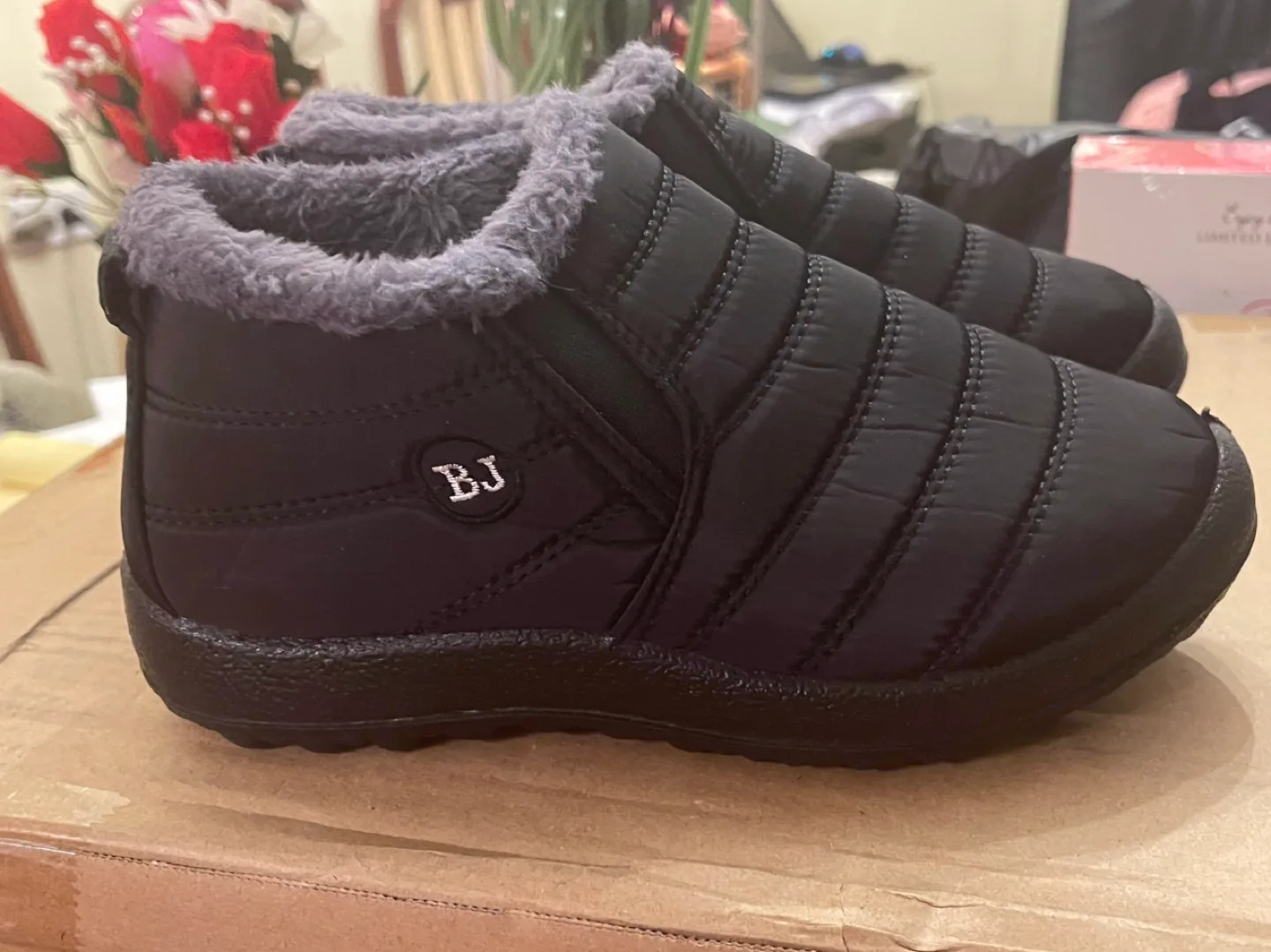 Black Winter Boots with Fur Lining image indicator(2)