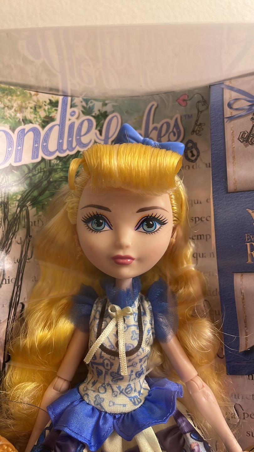 Ever After High Blondie Lockes Doll - photo 3