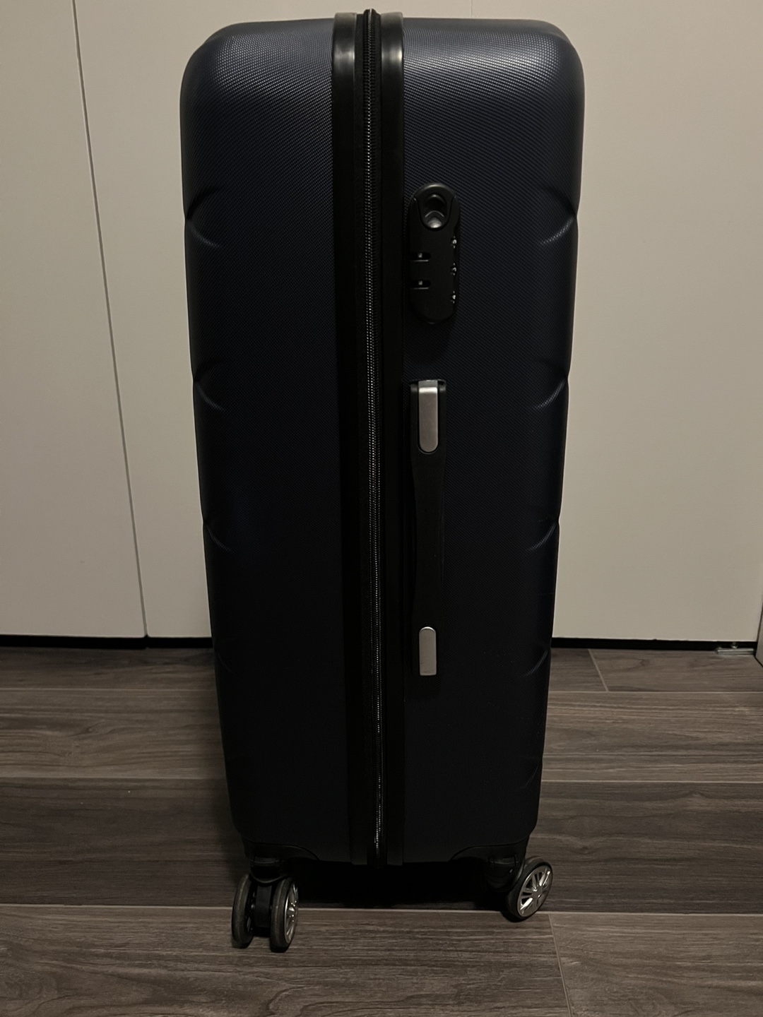 Suitcase / Luggage - photo 2