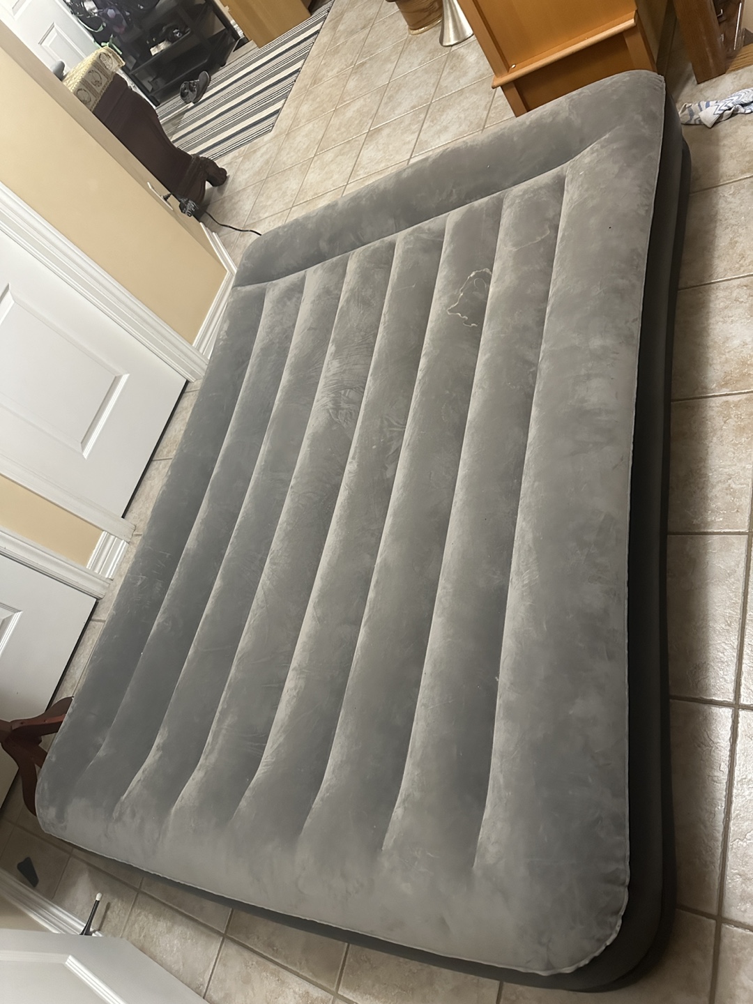 Queen size 15” Air Mattress with built in pump
