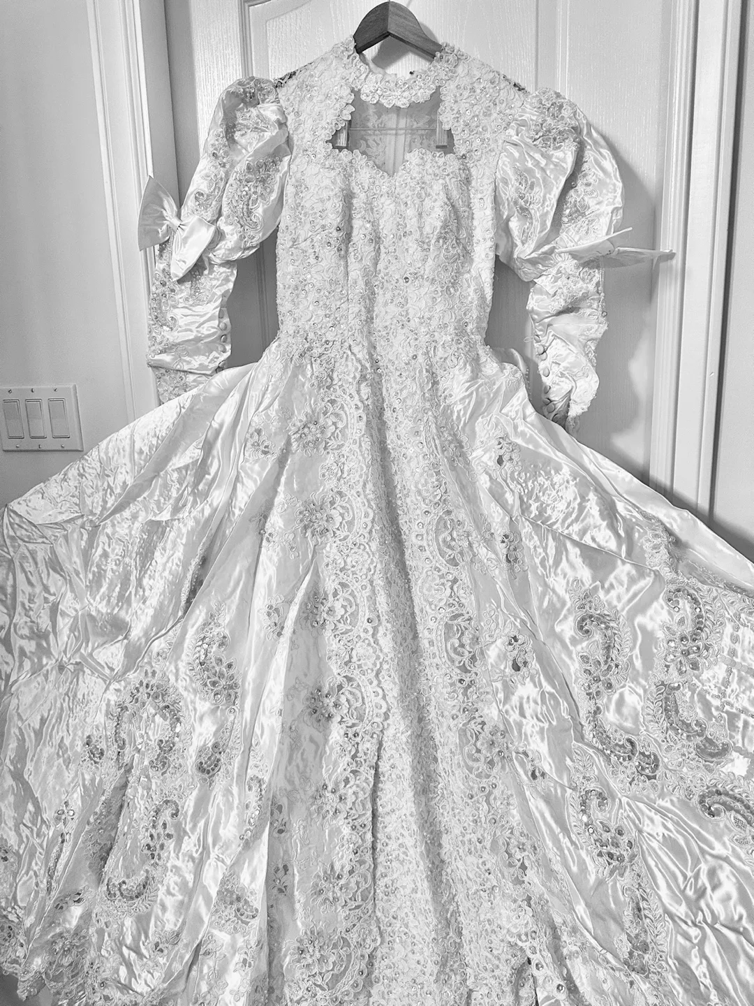 Wedding dress or gown image indicator(4)