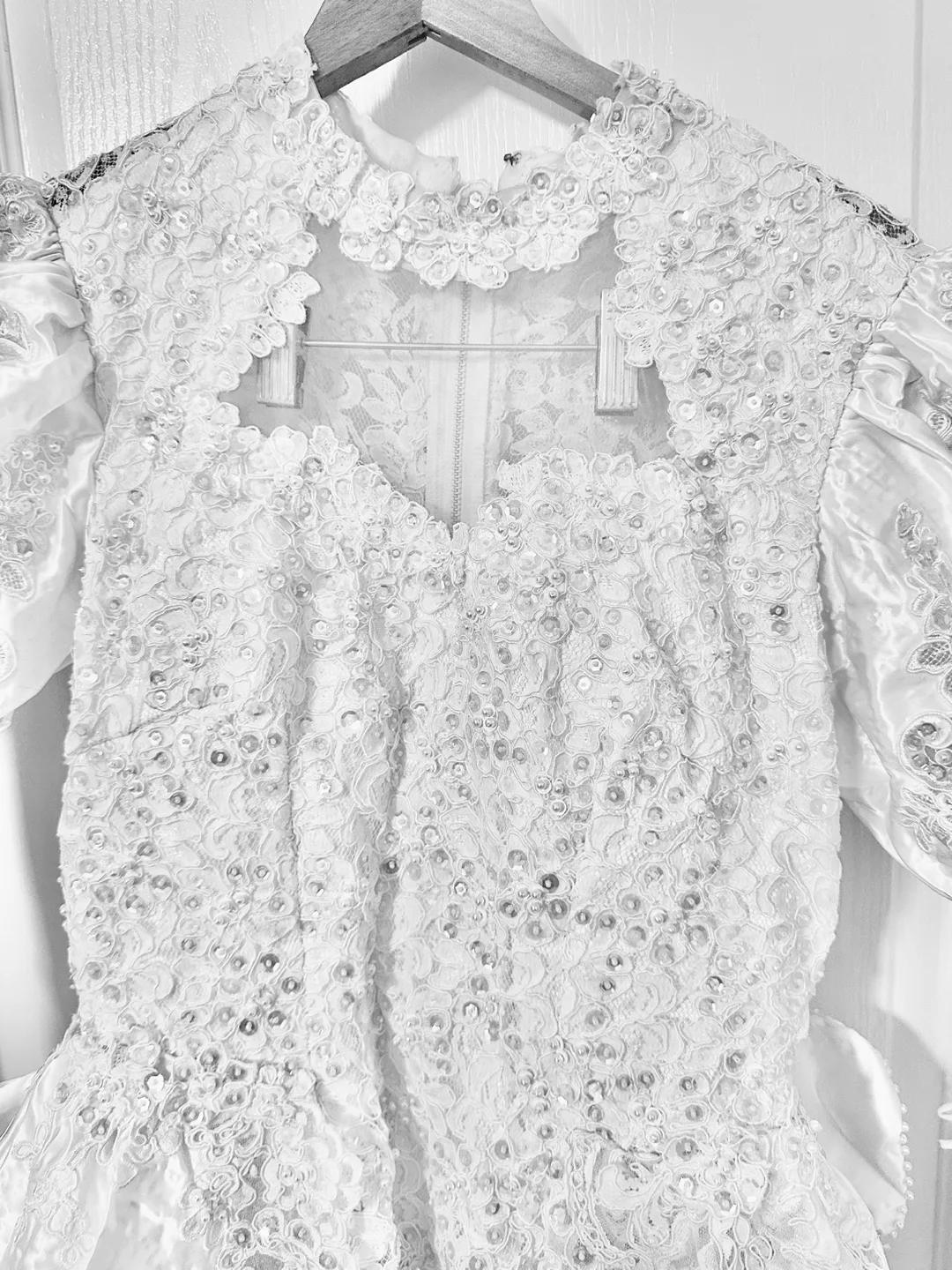 Wedding dress or gown image indicator(5)