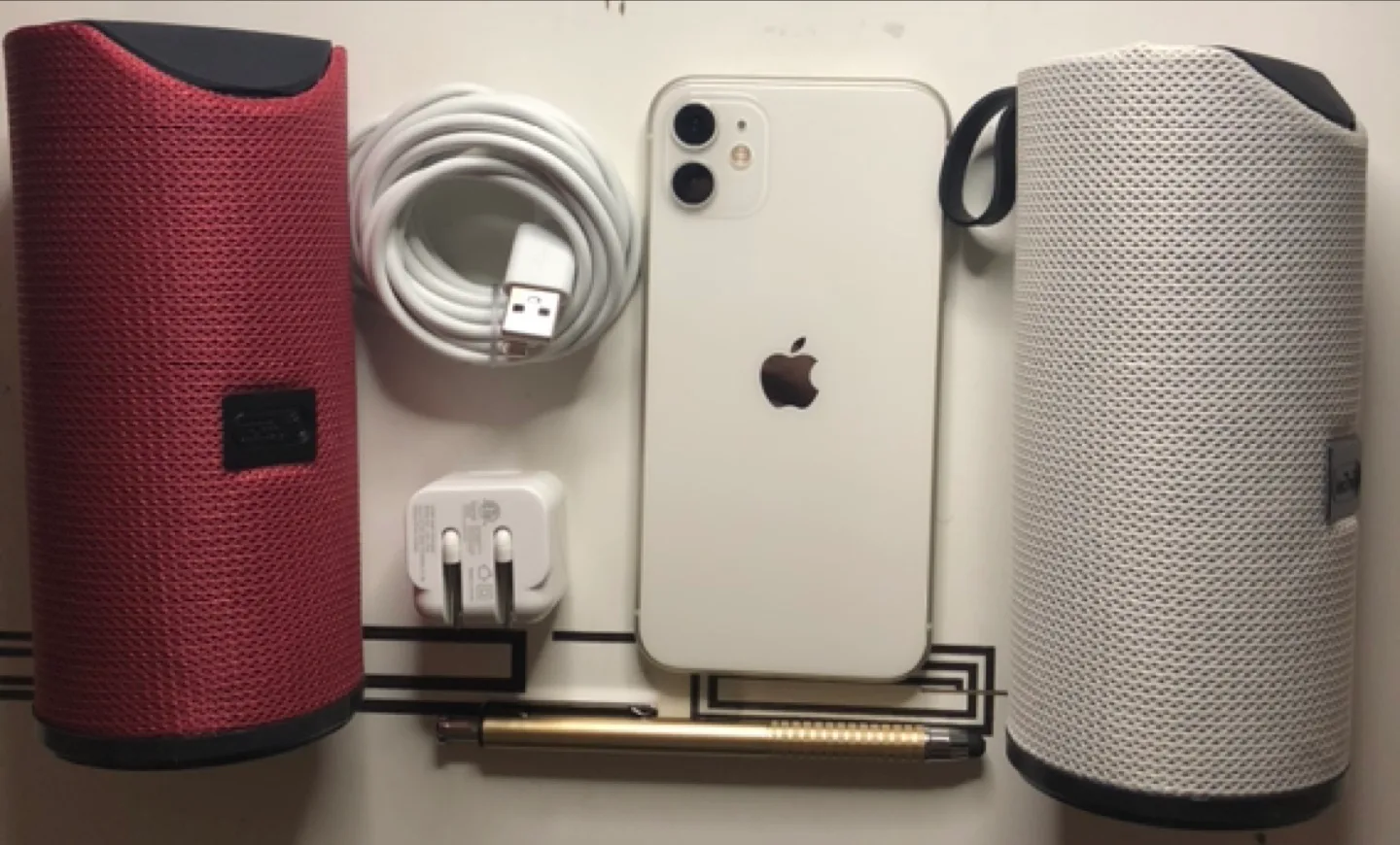 (100%)iPhone 11- 64GB-Excellent Con+Accessories thumbnail