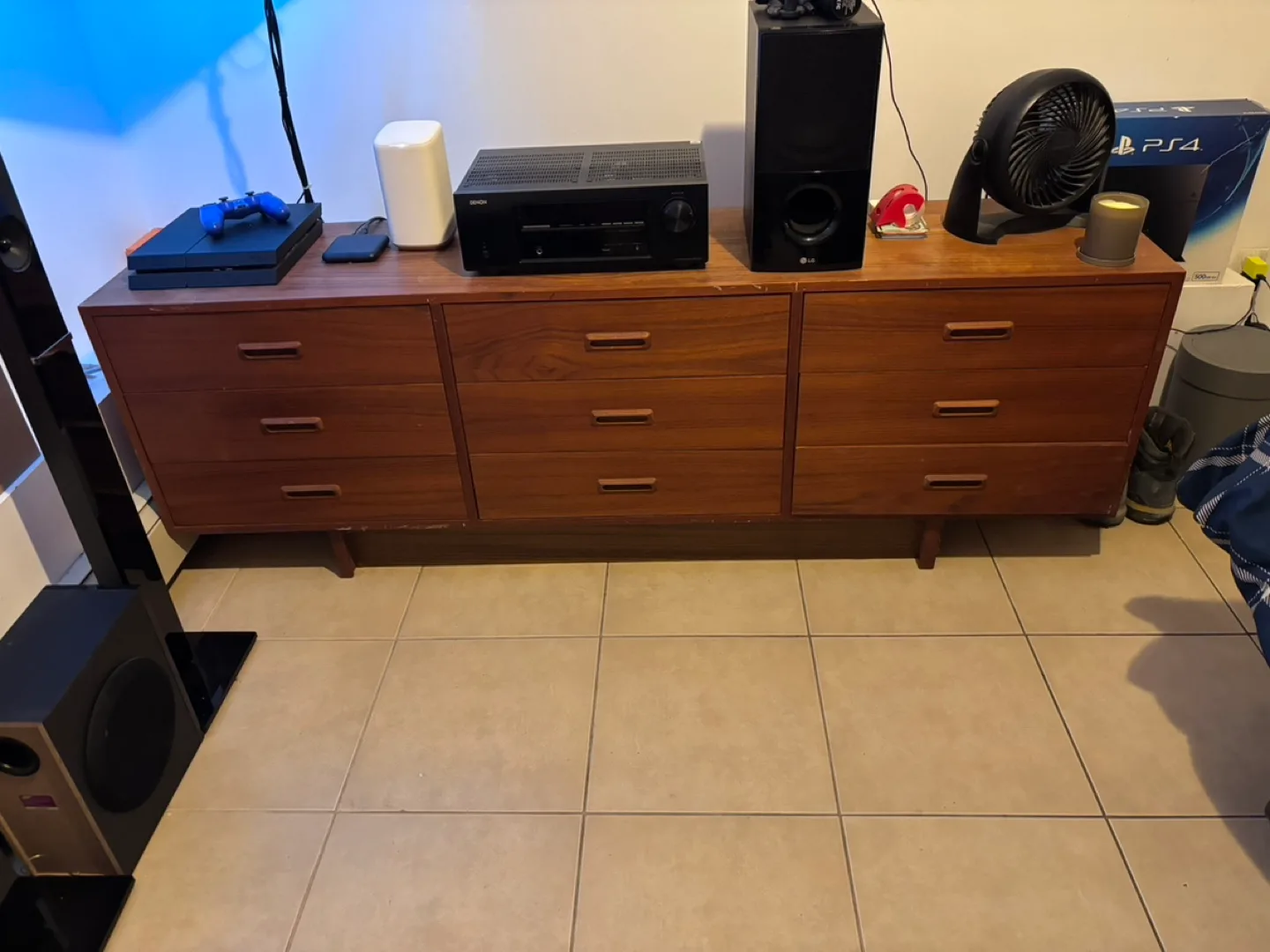 Mid Century Modern Dresser image indicator(4)