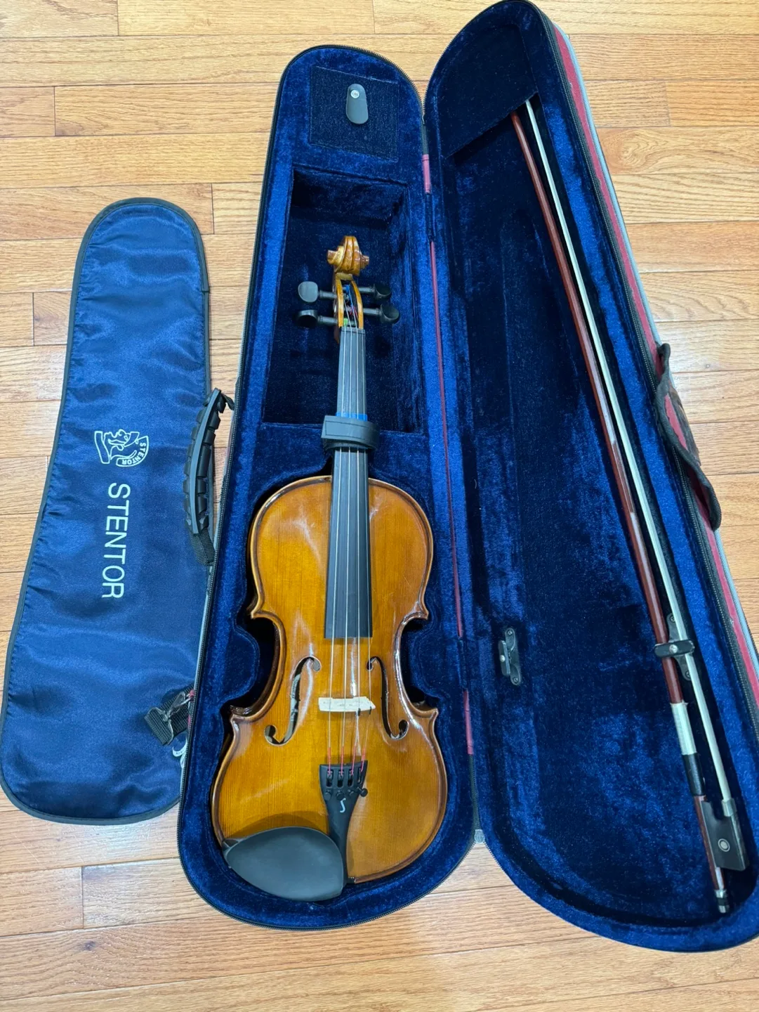 Stentor 4/4 Violin with Case and Bow thumbnail