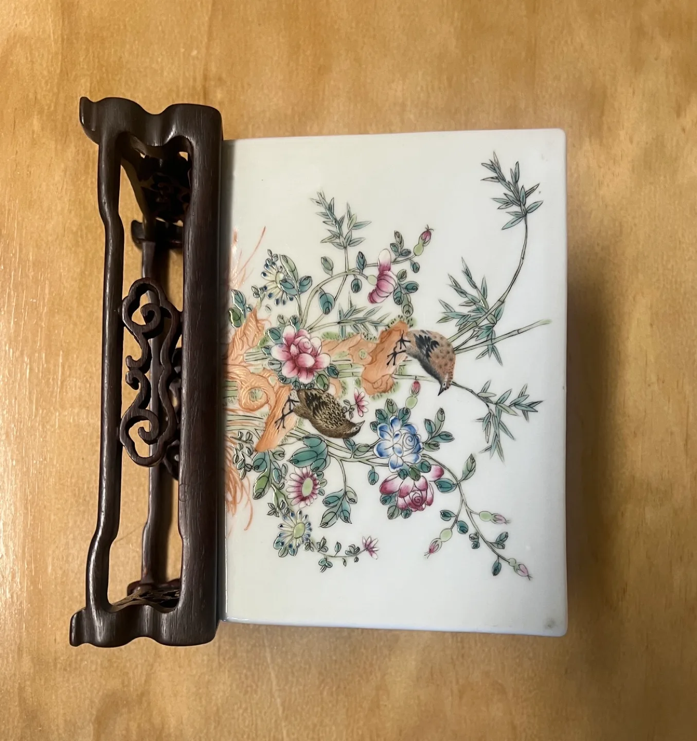 CHINESE PORCELAIN FAMILLE ROSE JARDINIERE EARLY/MID 20TH CENTURY image indicator(2)