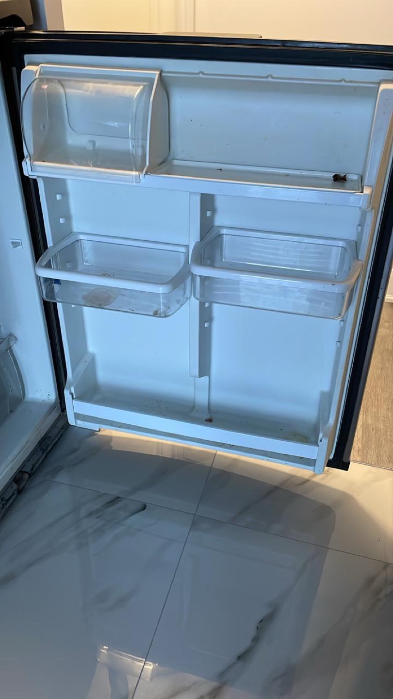 Whirlpool Top-Freezer Refrigerator - photo 3