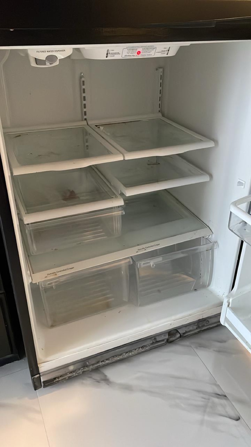 Whirlpool Top-Freezer Refrigerator - photo 4