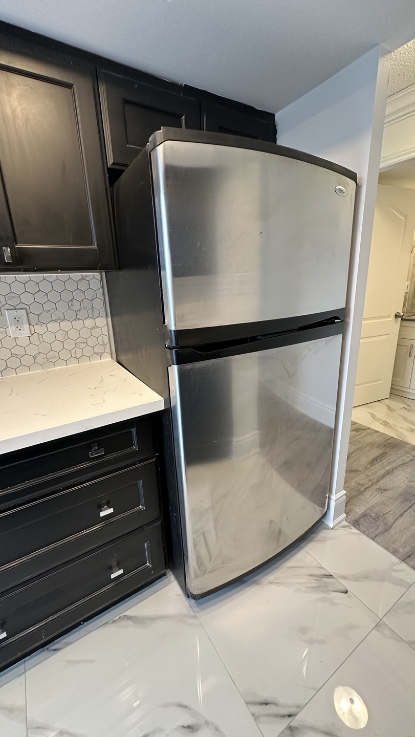 Whirlpool Top-Freezer Refrigerator