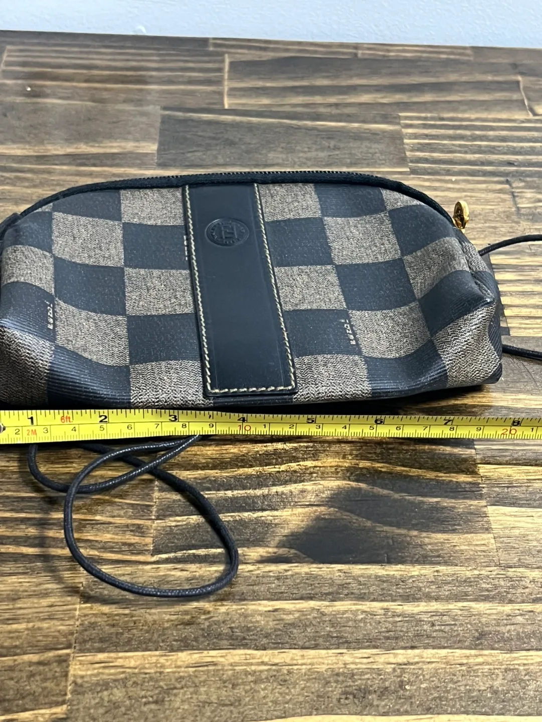 🏆FENDI🏆 drawstring side pouch 💯%AUTHENTIC image indicator(4)
