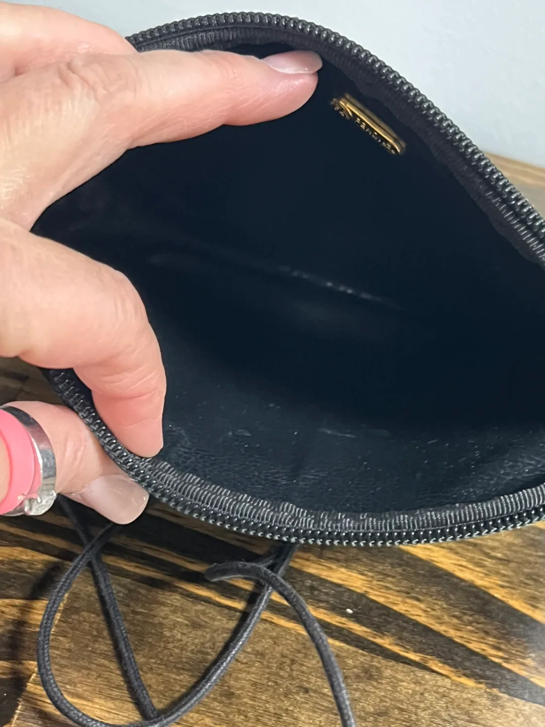 🏆FENDI🏆 drawstring side pouch 💯%AUTHENTIC image indicator(7)