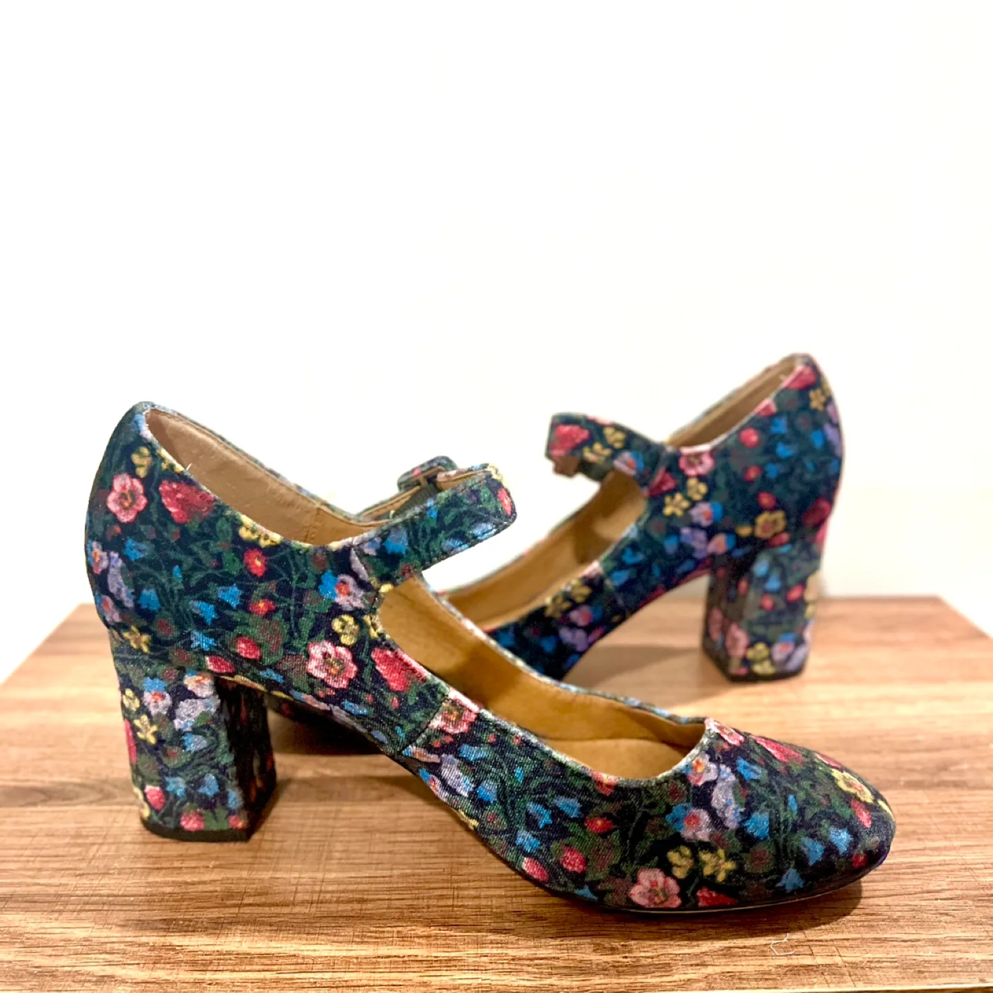 (used) Bettye Floral Velvet Mary Janes thumbnail