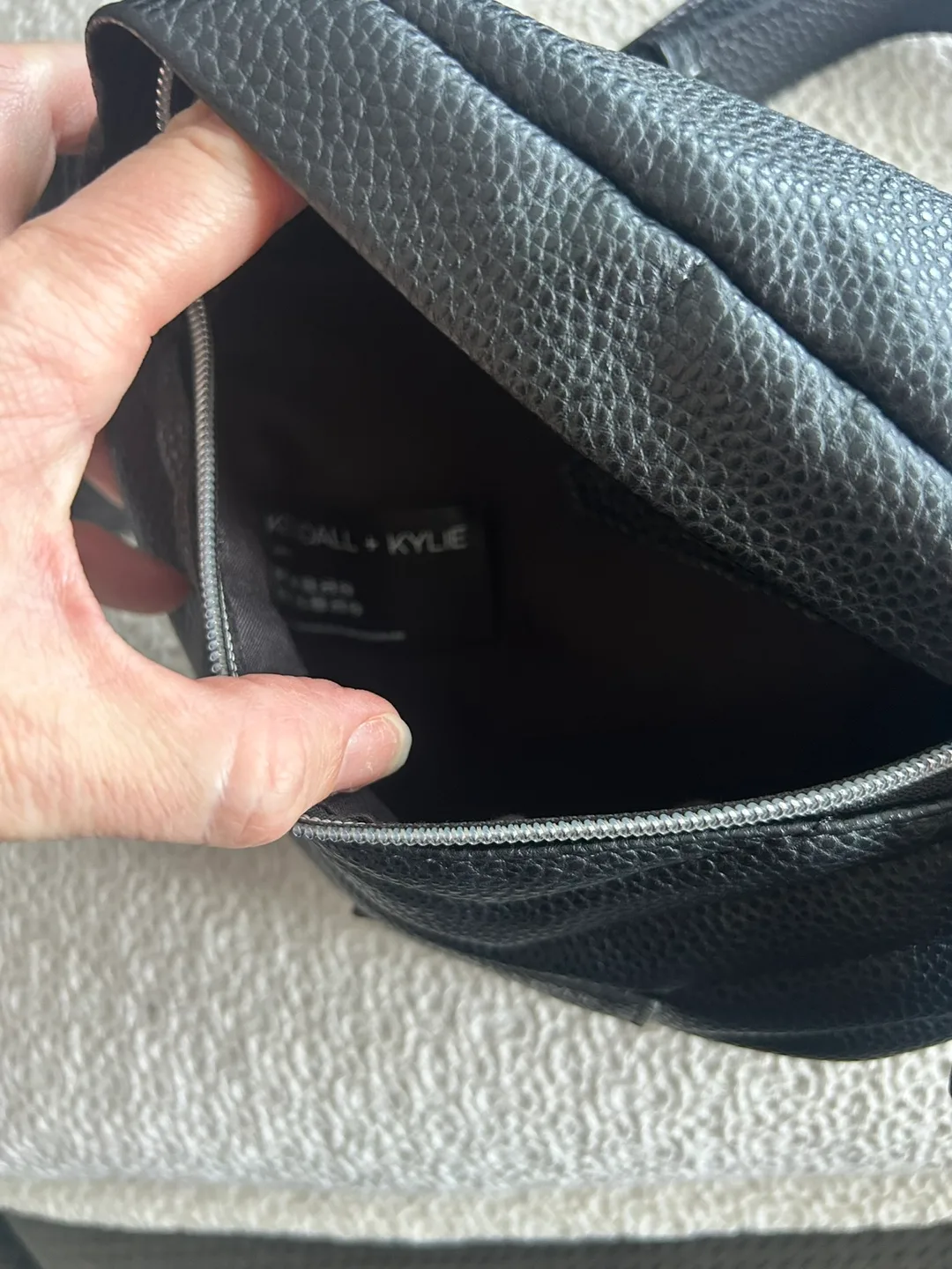 #freecycle Kendall + Kylie Black Fanny Pack #freecycle image indicator(2)