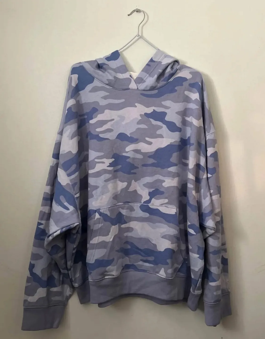 Victorias Secret Pink Store Purple Camo Hoodie XL #freecycle thumbnail