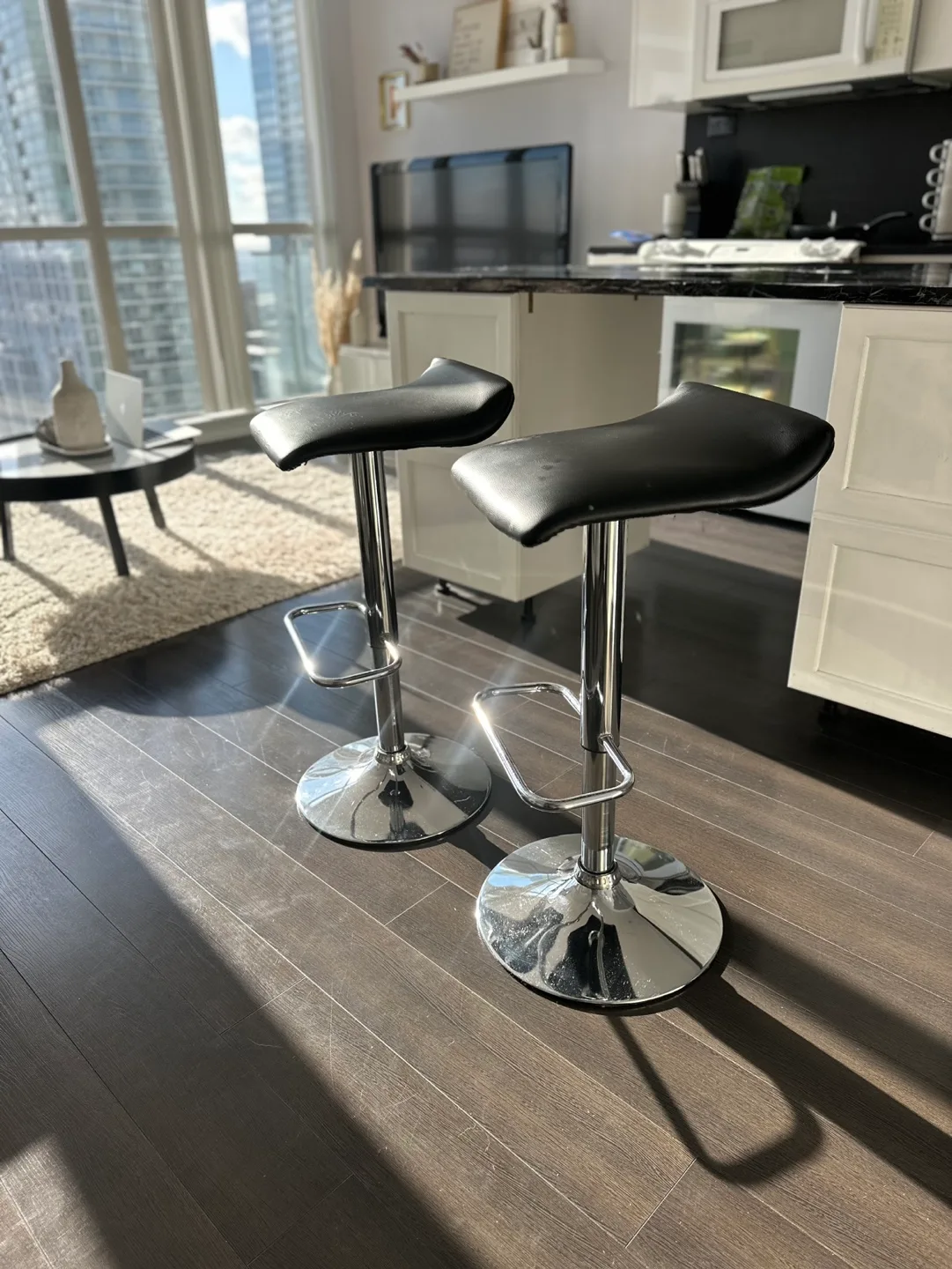 Set of 2 Bar Stools thumbnail