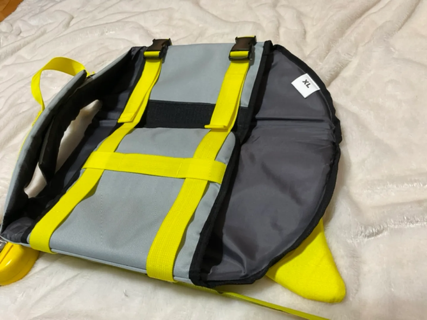 Dog Life Jacket - Shark Fin #freecycle image indicator(4)