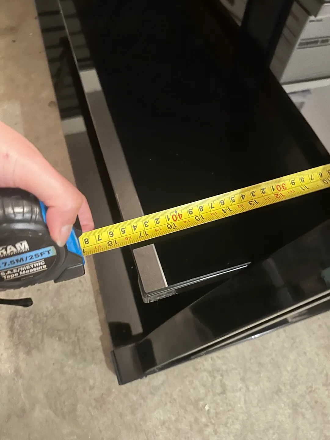 Black Tempered Glass TV Stand image indicator(7)