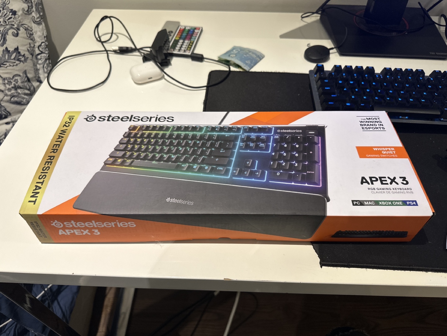 SteelSeries Apex 3 Gaming Keyboard