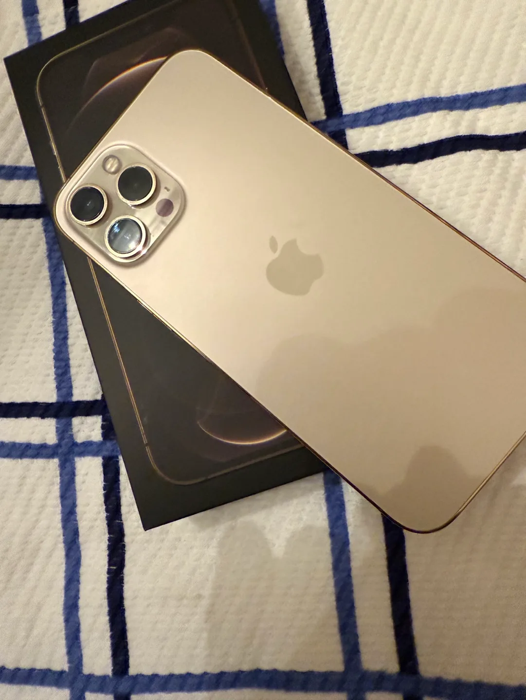 iPhone 12 Pro Max Gold 256GB image indicator(5)