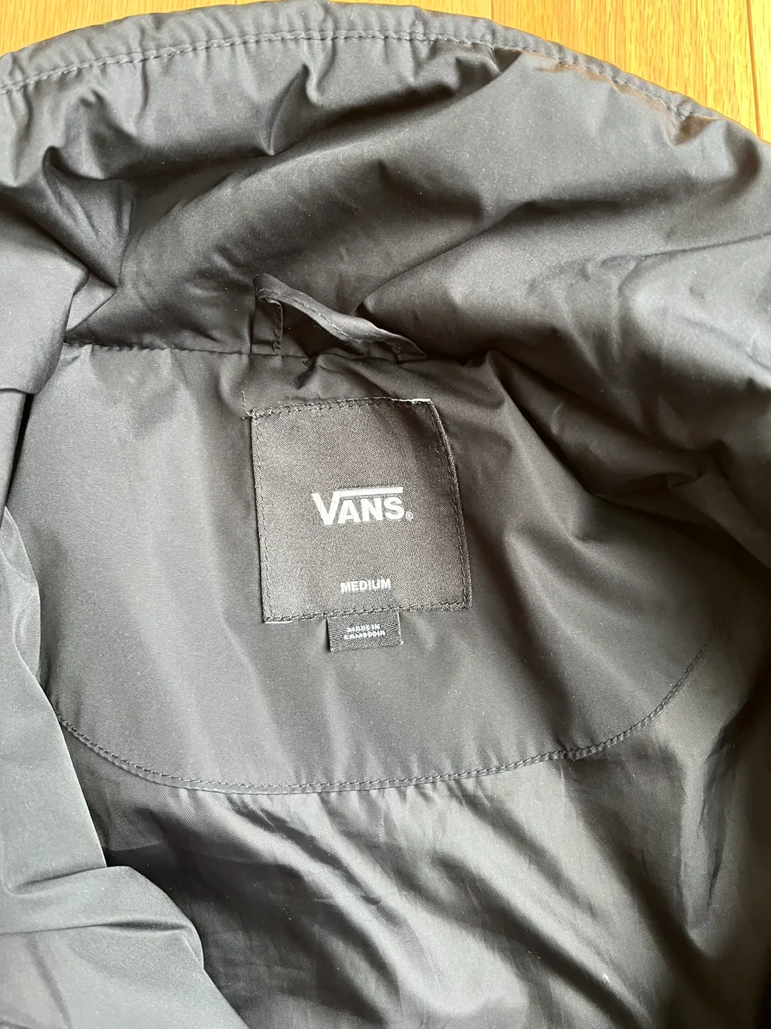 Vans Black Puffer Jacket - Size Medium image indicator(4)