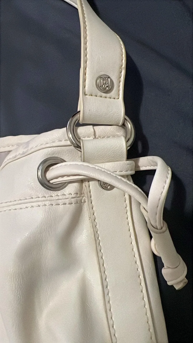 White Mango Drawstring Bag image indicator(3)